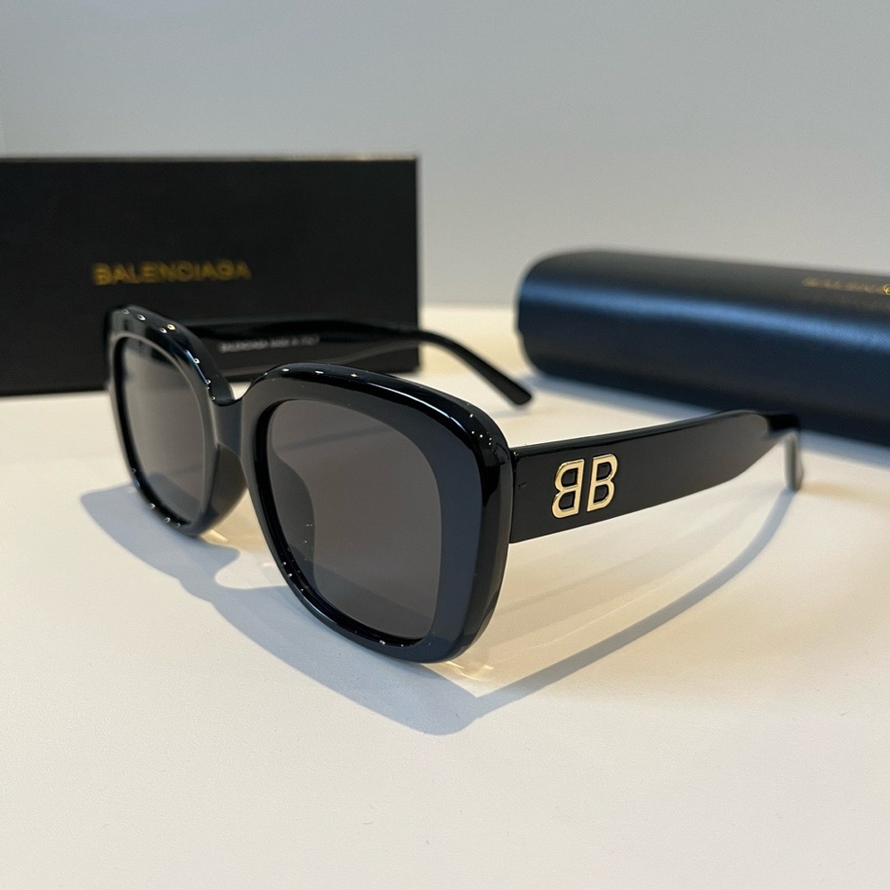 Balenciaga Black Square Sunglasses - Picture 3 of 6